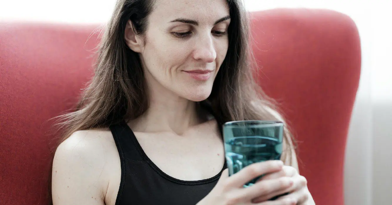 Moeder sterft nadat ze te snel te veel water drinkt tijdens gezinsuitje 