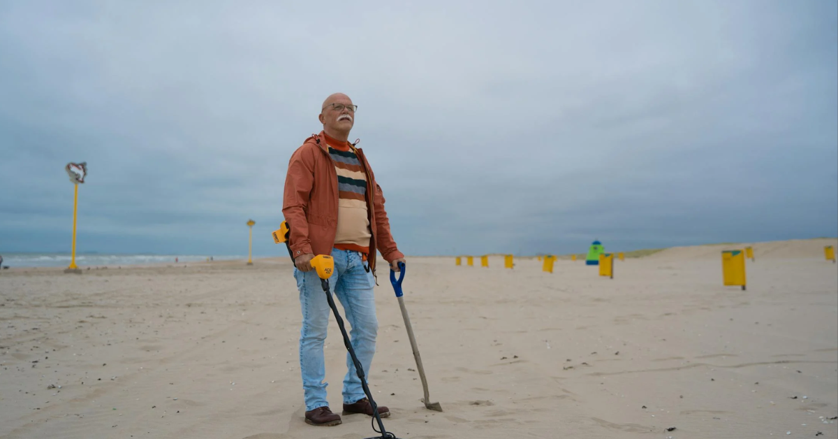 De 59-jarige kon de rekeningen niet betalen maar plotseling vond hij dit met zijn metaaldetector