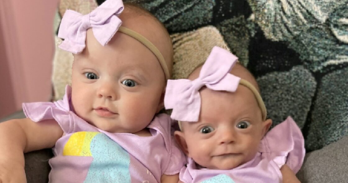Baby is tweemaal zo groot als haar tweelingzus vreemden kunnen het niet geloven